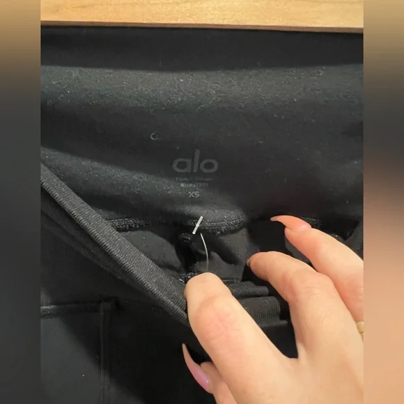 Alo Yoga High Waist Cargo Legging, XS - Picture 5 of 5